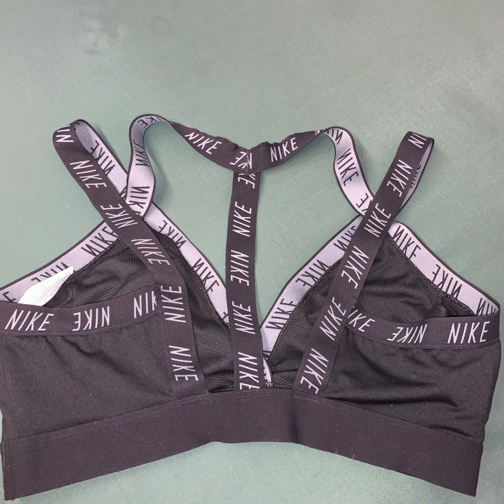 Nike sports bra! - Picture 1 of 3